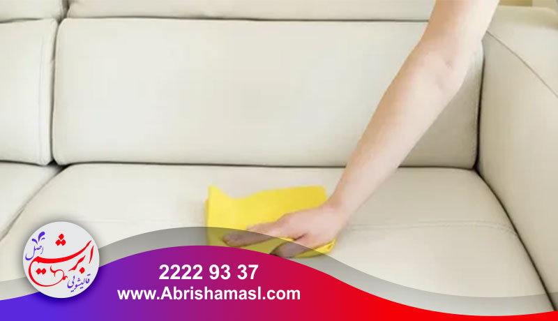 پاک کردن چسب از روی مبل